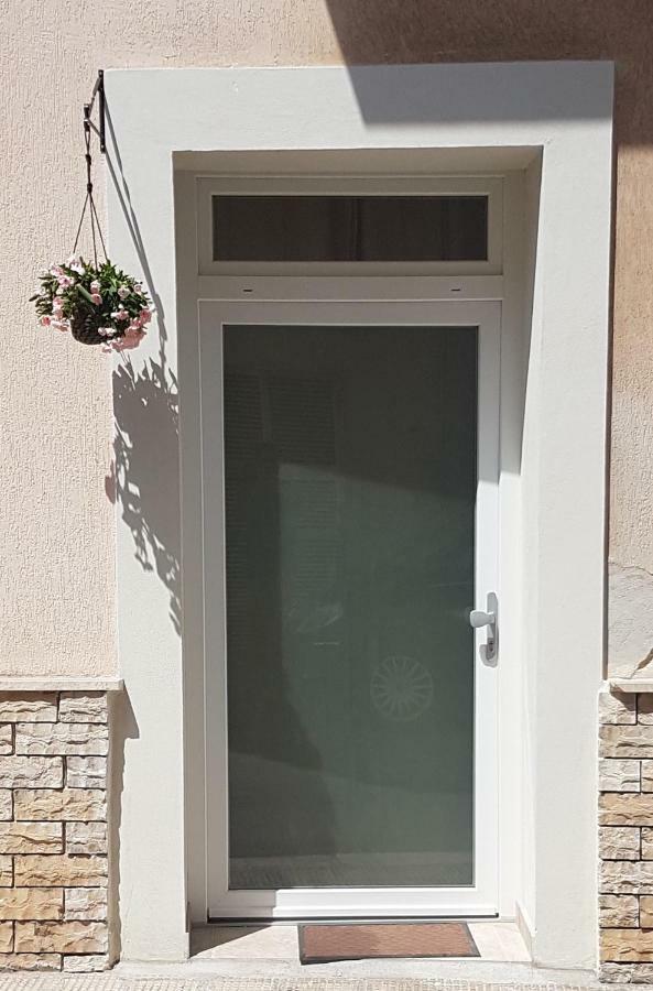פולינאנו א מארה La Maison A La Mer מראה חיצוני תמונה